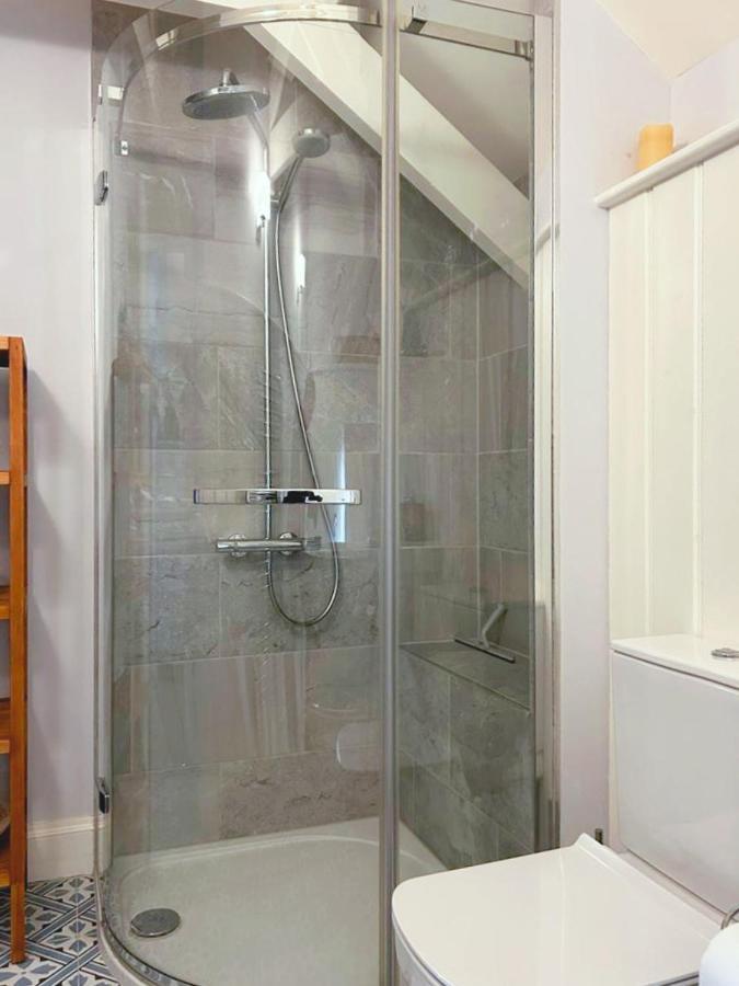 Dylan Thomas Sea View Bed & Breakfast ลาจห์น ภายนอก รูปภาพ